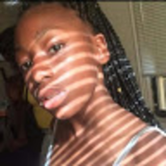 Meet your Posher, Janetta - Picture 1 of 1